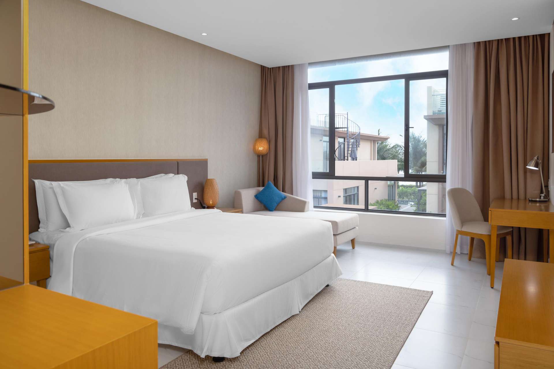 Wyndham Garden Cam Ranh Resort khách sạn Nha Trang có bãi biển riêng