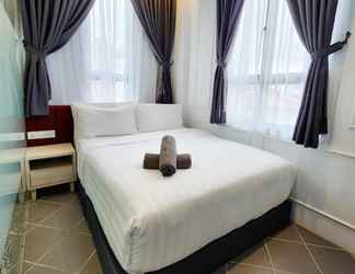 Bedroom 2 Mac Hotel by Sky Hive 