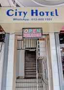 EXTERIOR_BUILDING OYO 90604 City Hotel