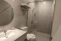 Toilet Kamar Kesuma Front One Boutique Palembang