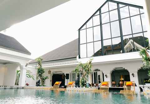 Swimming Pool MAHALAYA The Legacy Hotel