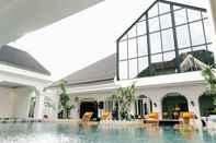 Swimming Pool MAHALAYA The Legacy Hotel