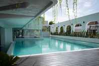 Swimming Pool Montagne Boutique