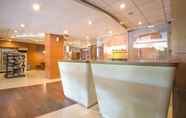 Lobi 2 Life Hotel Mayjend Sungkono Surabaya