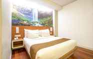 ห้องนอน 7 Life Hotel Mayjend Sungkono Surabaya