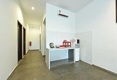 Lobby 7 Capital O 90615 The Bed Hotel