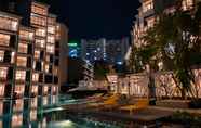 Swimming Pool 5 The Quarter Chaophraya by UHG