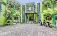 Exterior 2 SPOT ON 91471 Syariah Wisma Uin Walisongo 