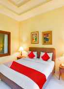 BEDROOM Townhouse Oak Maxi Hotel Legian Bali