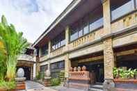 Exterior Townhouse Oak Maxi Hotel Legian Bali