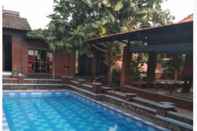 Swimming Pool Villa Mediana