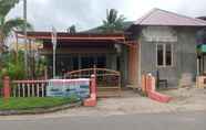 Exterior 3 EXPRESS O 91477 Fazira Home Stay Syariah