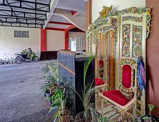 Lobby 2 OYO Life 91480 Putridapisa Syariah