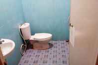 Toilet Kamar EXPRESS O 91381 Penginapan Pasar Baru Selatan