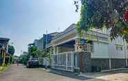 Exterior 5 SPOT ON 91461 Saungawi Stay Syariah