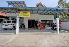 Bên ngoài 2 SPOT ON 91506 Kedai Cinta Guest House