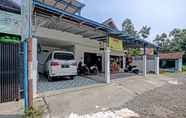 Bangunan 3 SPOT ON 91506 Kedai Cinta Guest House