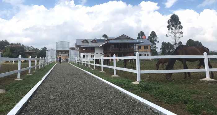 Exterior Shinta Corner 2 Ranch Hotel