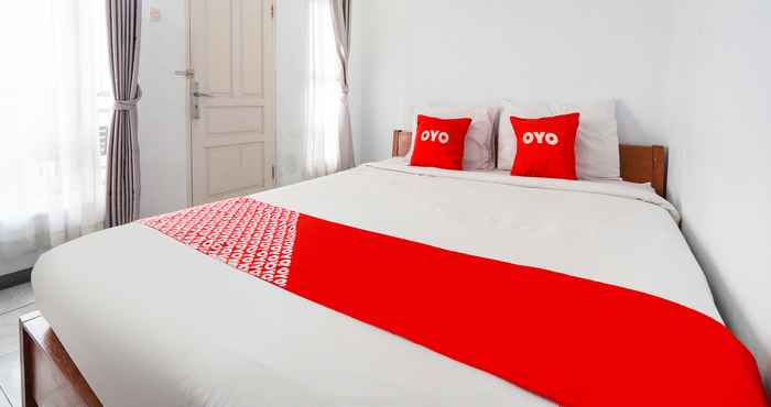 Kamar Tidur OYO 91561 Gandhi Hotel 