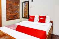 Bedroom OYO 91502 Kost Bu Lilies Syariah