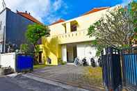 Bangunan OYO 91445 Sandat Guest House