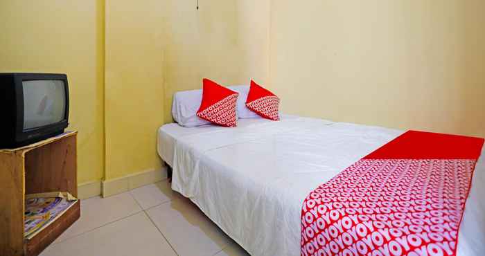 Bedroom SPOT ON 91494 Kembang Kunir Syariah