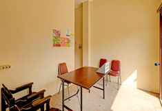 로비 7 OYO 91522 Candi Gebang Guesthouse