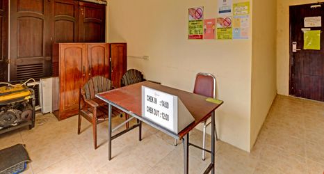 로비 2 OYO 91522 Candi Gebang Guesthouse