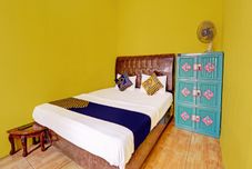 臥室 OYO Life 91478 Wisma Aura Syariah