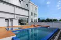 Swimming Pool favehotel Kediri