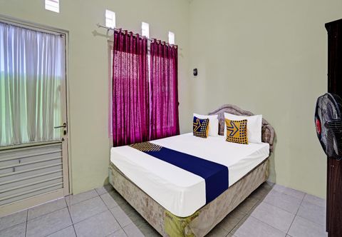 침실 SPOT ON 91595 Sruni Syariah