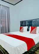 BEDROOM OYO 91562 Hotel & Cafe Angkasa Golat