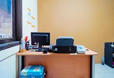 Lobby 7 SPOT ON 91602 Red House Rents Syariah