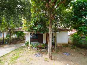 Bên ngoài 4 SPOT ON 91638 Anna Homestay Syariah