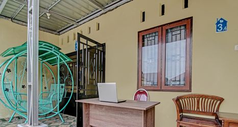 大廳 2 SPOT ON 91645 Rifki Homestay Syariah