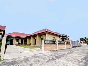 Bangunan 4 SPOT ON 91645 Rifki Homestay Syariah