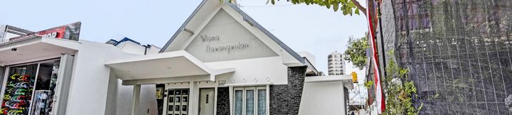 Exterior 4 SUPER OYO 91618 Hotel Nawangwulan