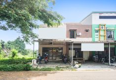 Exterior 3 Collection O 91604 Yuni Inn Az-zikra Syariah