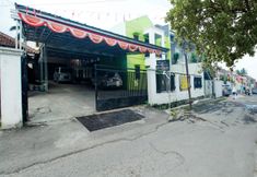 Exterior 4 SPOT ON 91606 Nadin Guest House Syariah