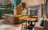 Quầy bar, cafe và phòng lounge 7 Oakwood Suites Kuningan Jakarta