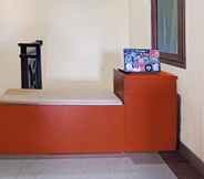 Lobby 5 OYO 91649 Orange Homestay Makassar