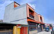 ภายนอกอาคาร 4 OYO 91649 Orange Homestay Makassar