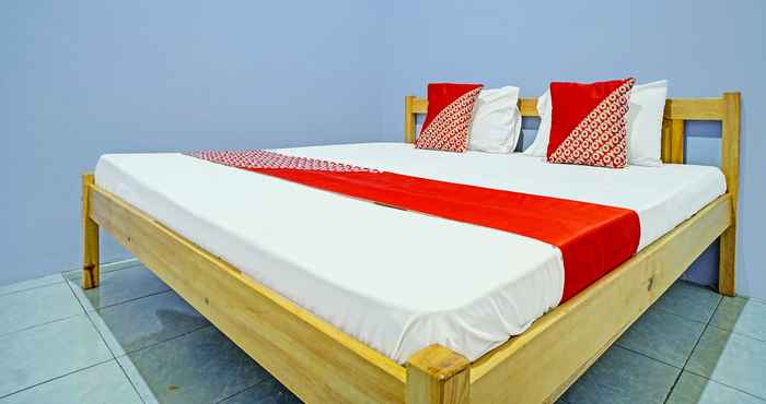 Kamar Tidur SPOT ON 91630 Mabar Homestay Syariah