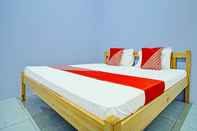 Kamar Tidur SPOT ON 91630 Mabar Homestay Syariah