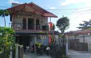 Exterior 7 SPOT ON 91623 Pj Guest House Syariah