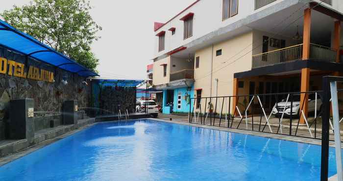 Swimming Pool Hotel Arjuna