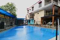 Swimming Pool Hotel Arjuna