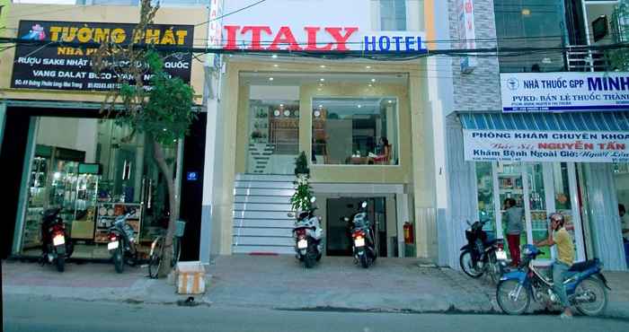 Bên ngoài Italy Hotel