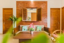 Phòng ngủ Omah Lowanu : Hunian Tengah Jogjakarta