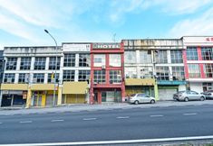 Bangunan 7 OYO 90643 Gks Hotel